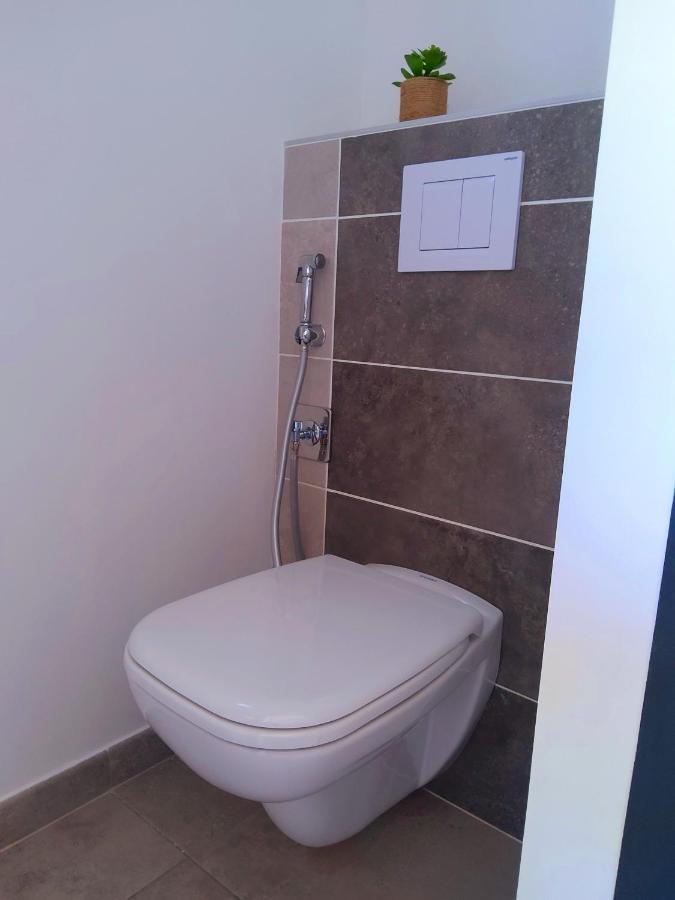 Romytt Suite Saint-Quentin-la-Poterie Luaran gambar