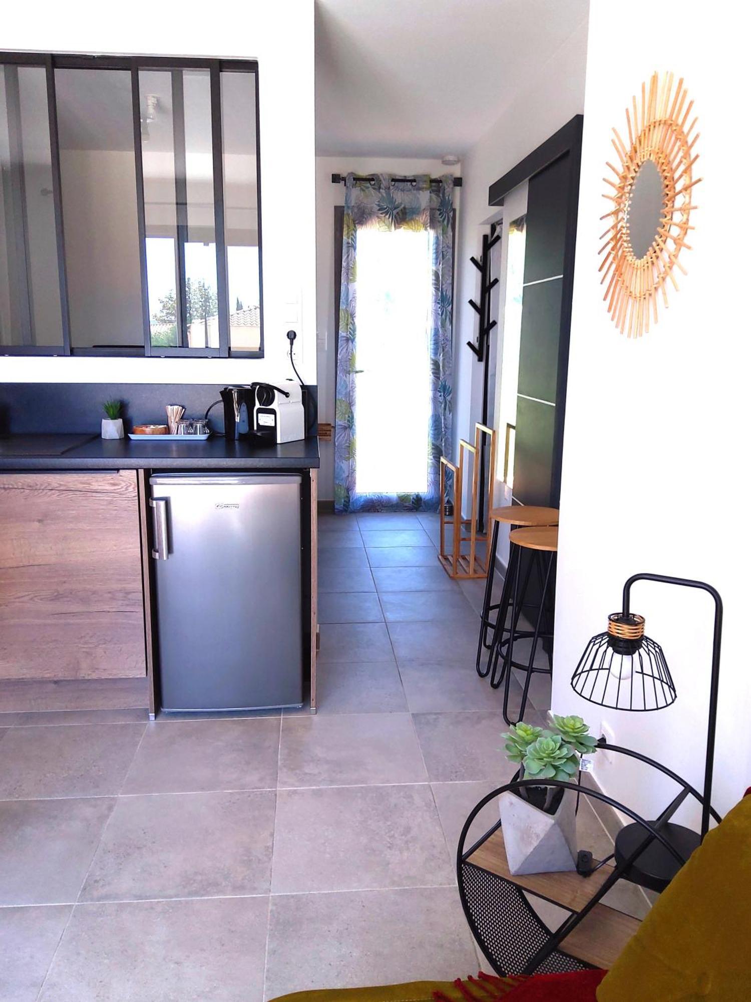 Romytt Suite Saint-Quentin-la-Poterie Luaran gambar