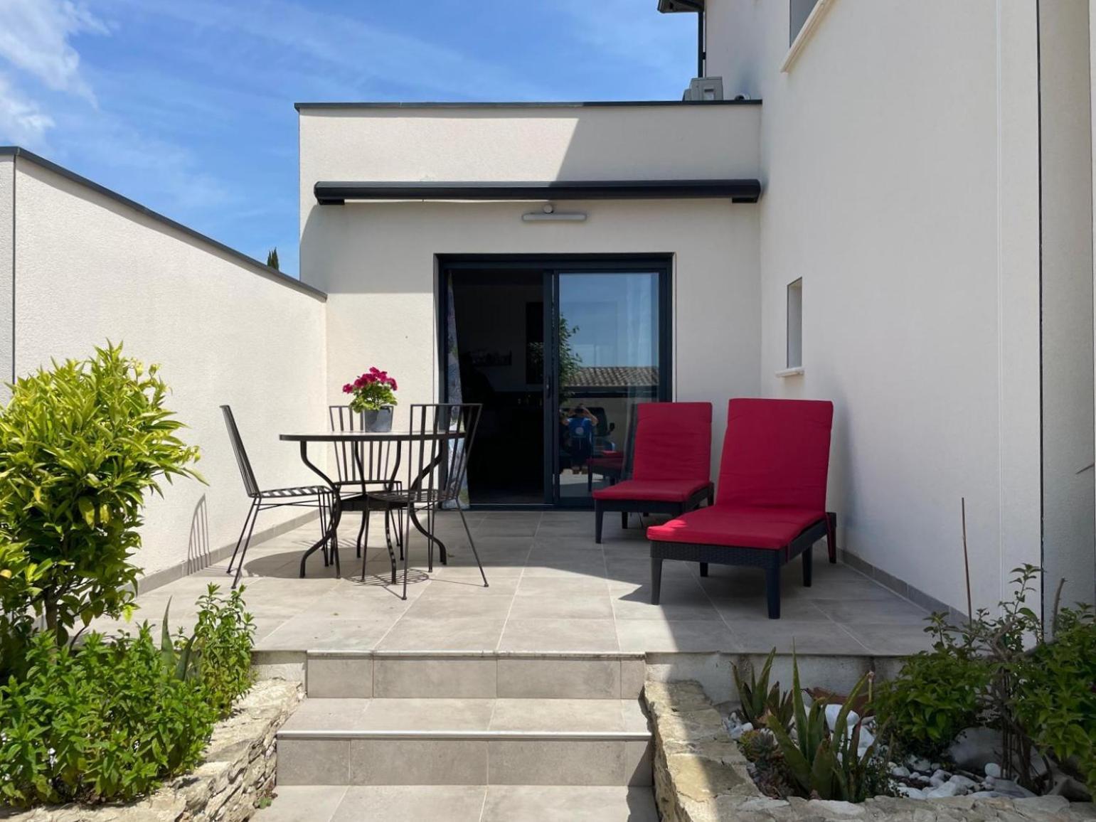 Romytt Suite Saint-Quentin-la-Poterie Luaran gambar